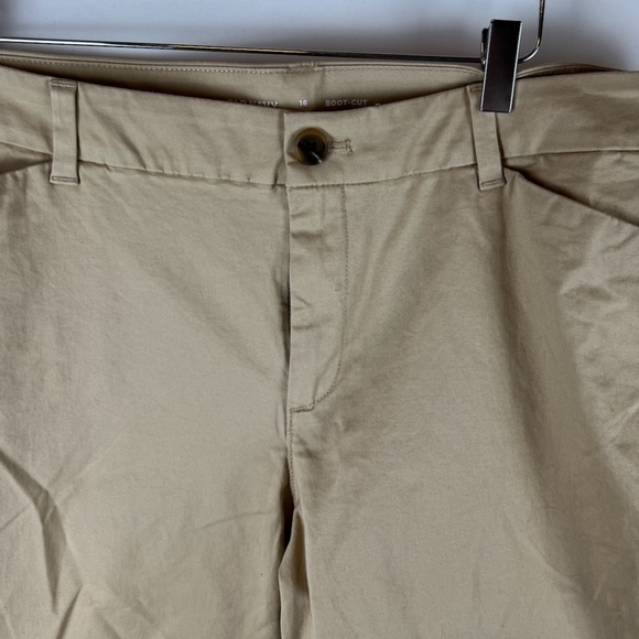 NWT Old Navy Mid-Rise Boot-Cut Khakis for Women (16 short) - Picture 6 of 16